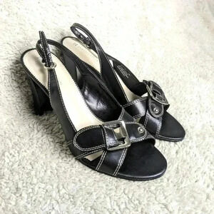 NATURALIZER Women sandals size 10 color black Like New  condition!